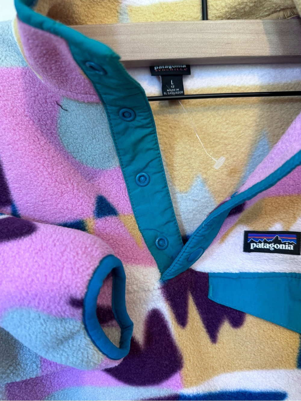 Patagonia Large Synchilla Pullover Fleece NWOT - Purple, pink, blue, gold - Picture 3 of 5
